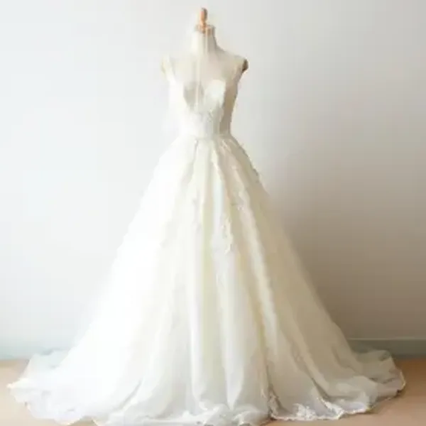 Como escolher comprar vestido de noiva: guia para planejar sem erros