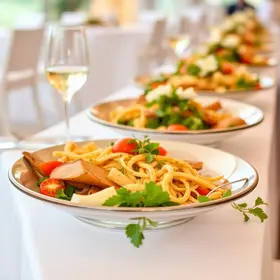Quanto custa almoço de casamento: valores, fatores e cuidados