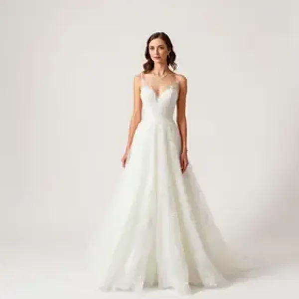 Modelos de vestido de noiva simples: sugestões criativas para o grande dia