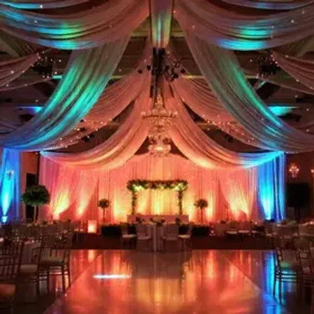Como contratar iluminação cênica para casamento: guia para planejar sem erros
