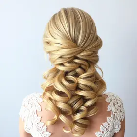 Ideias de penteado de noiva: sugestões criativas para o grande dia