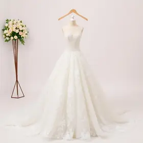 Modelos de aluguel de vestido de noiva: sugestões criativas para o grande dia