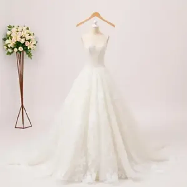 Modelos de aluguel de vestido de noiva: sugestões criativas para o grande dia
