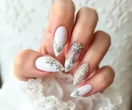 Ideias de unhas de noiva: sugestões criativas para o grande dia