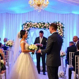 Roteiro da festa de casamento para cerimonialista: critérios para comparar fornecedores