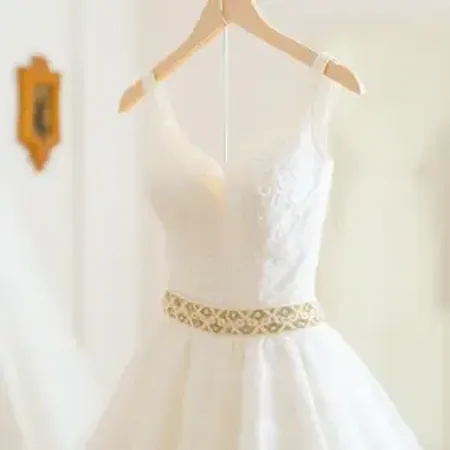 Quanto custa ajuste de vestido de noiva: guia de preço para planejar o orçamento