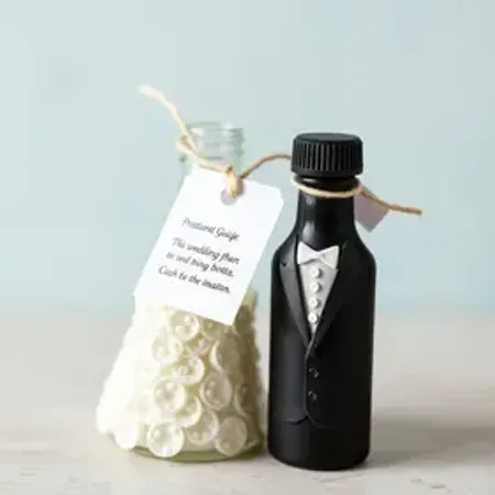 Como escolher mini garrafa para casamento: passo a passo prático para noivos